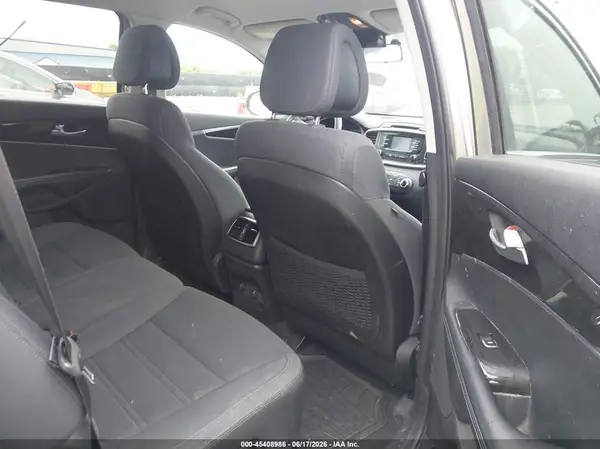 5XYPG4A35GG004639 2016 KIA SORENTO - Image 8