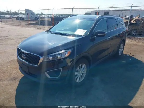 5XYPG4A35GG005001 2016 KIA SORENTO - Image 2