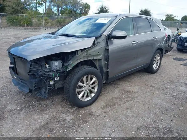 5XYPG4A35GG015558 2016 KIA SORENTO - Image 2