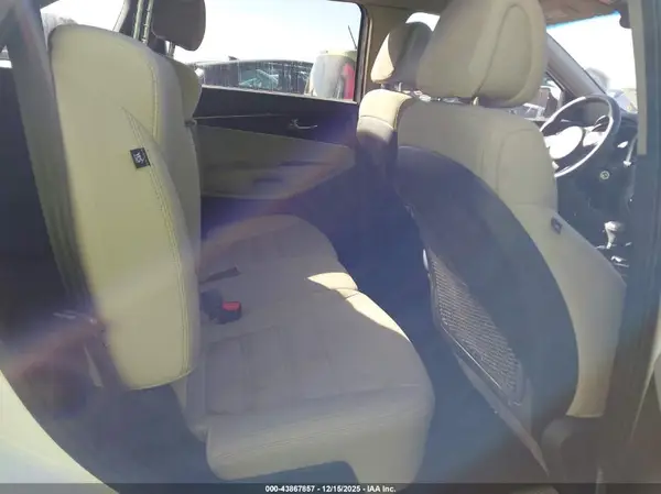5XYPG4A35GG016791 2016 KIA SORENTO - Image 8
