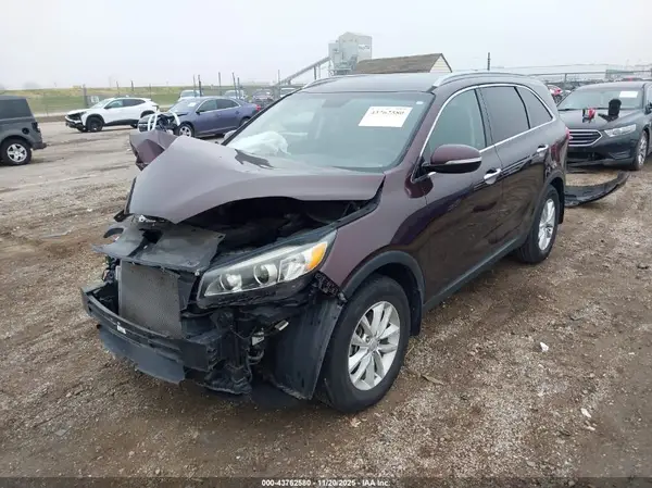 5XYPG4A35GG017908 2016 KIA SORENTO - Image 2