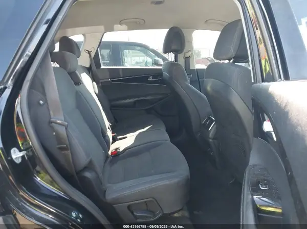 5XYPG4A35GG021036 2016 KIA SORENTO - Image 8