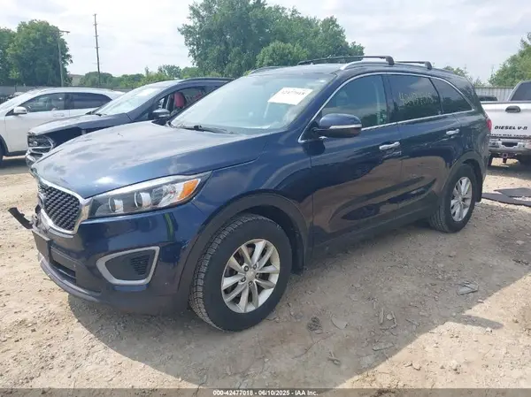 5XYPG4A35GG041979 2016 KIA SORENTO - Image 2