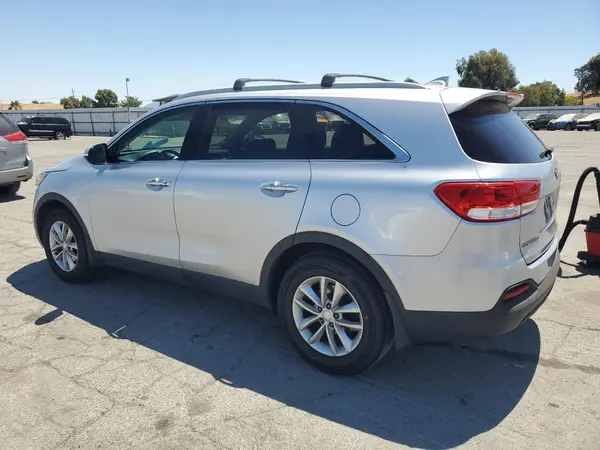 5XYPG4A35GG044347 2016 KIA SORENTO - Image 2