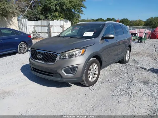5XYPG4A35GG046583 2016 KIA SORENTO - Image 2