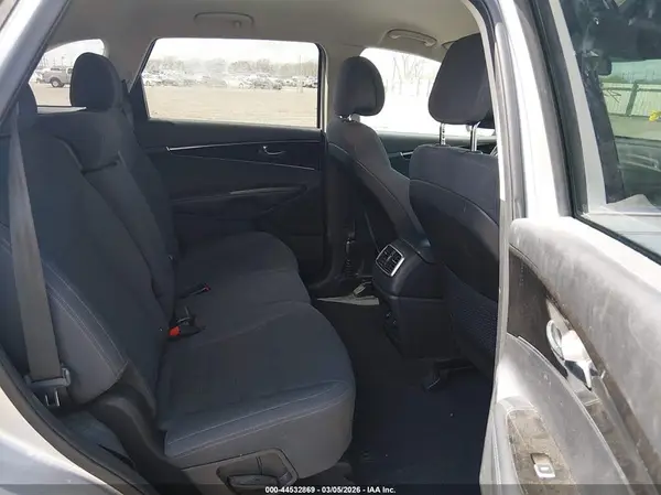 5XYPG4A35GG046888 2016 KIA SORENTO - Image 8