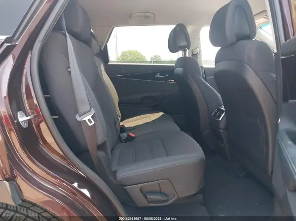 5XYPG4A35GG052884 2016 KIA SORENTO - Image 8