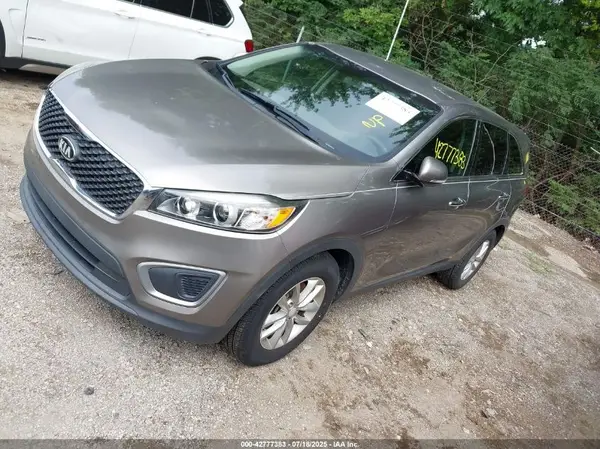 5XYPG4A35GG055154 2016 KIA SORENTO - Image 2