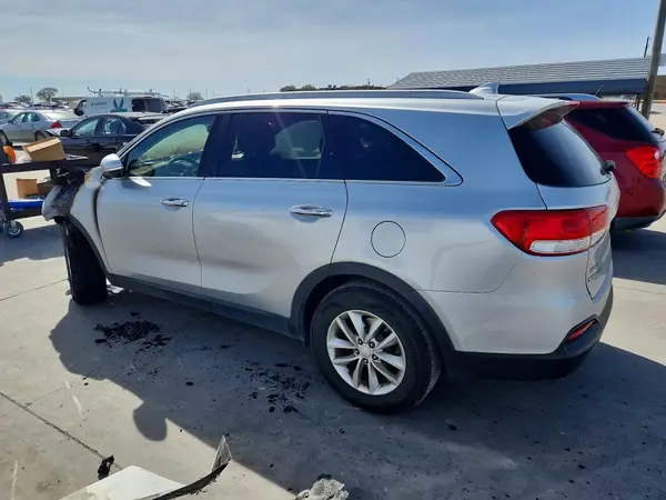 5XYPG4A35GG061360 2016 KIA SORENTO - Image 2