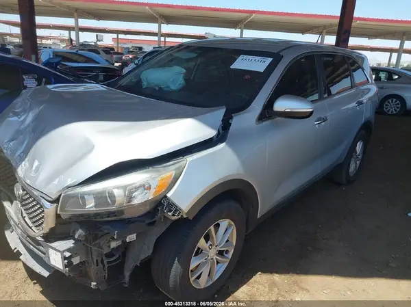 5XYPG4A35GG063660 2016 KIA SORENTO - Image 2