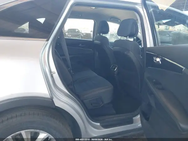 5XYPG4A35GG063660 2016 KIA SORENTO - Image 8