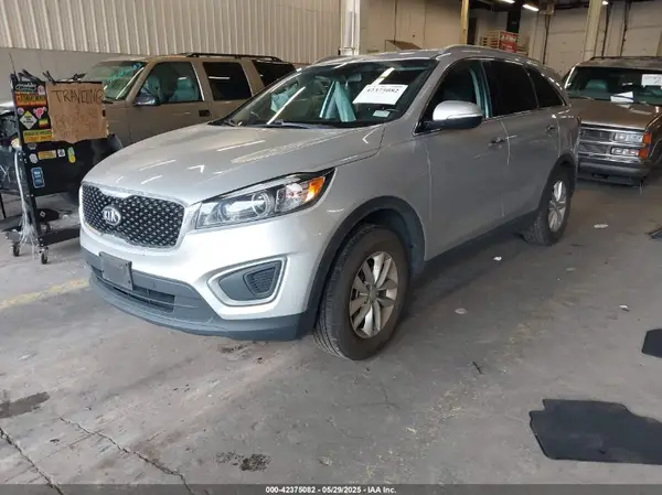 5XYPG4A35GG070799 2016 KIA SORENTO - Image 2