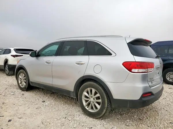 5XYPG4A35GG070818 2016 KIA SORENTO - Image 2