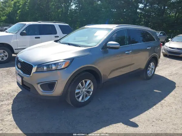 5XYPG4A35GG077929 2016 KIA SORENTO - Image 2