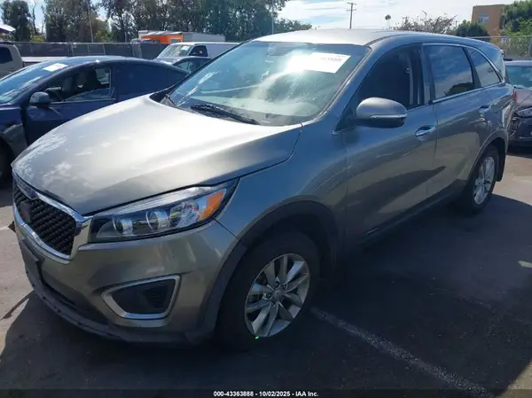 5XYPG4A35GG079129 2016 KIA SORENTO - Image 2
