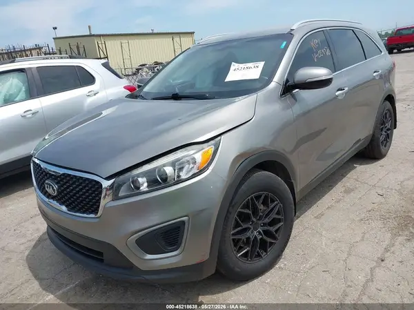 5XYPG4A35GG089370 2016 KIA SORENTO - Image 2