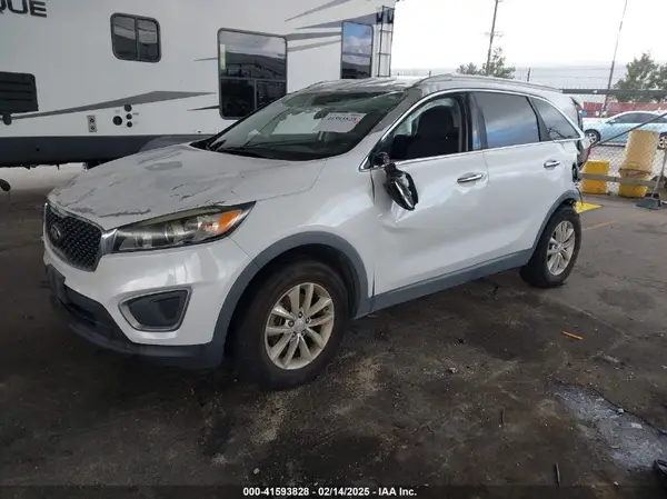 5XYPG4A35GG092723 2016 KIA SORENTO - Image 2