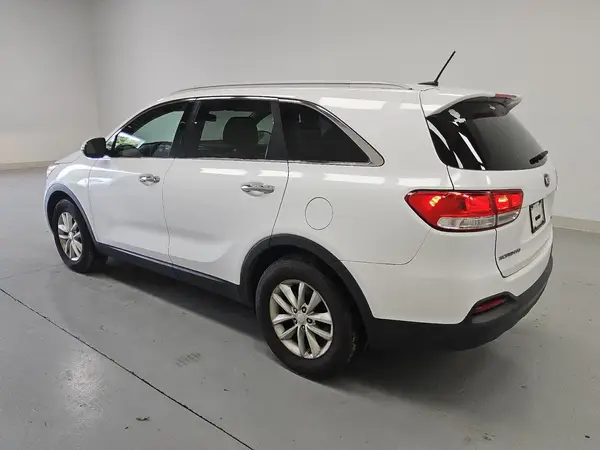 5XYPG4A35GG099879 2016 KIA SORENTO - Image 2