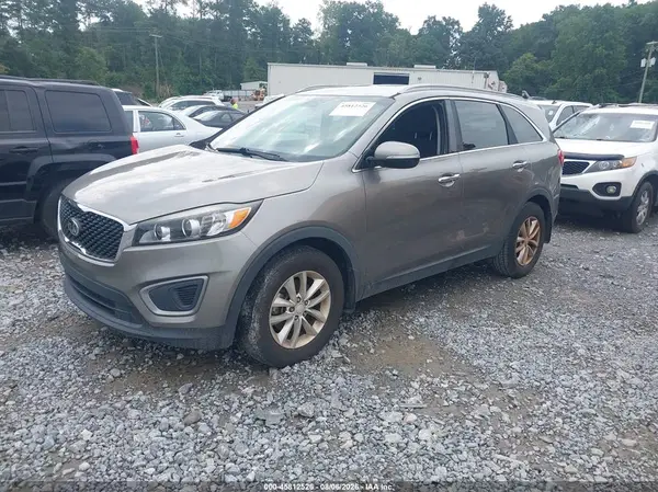 5XYPG4A35GG102618 2016 KIA SORENTO - Image 2