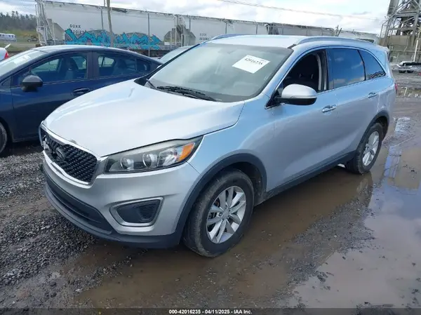 5XYPG4A35GG113912 2016 KIA SORENTO - Image 2