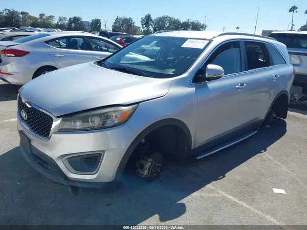 5XYPG4A35GG126272 2016 KIA SORENTO - Image 2