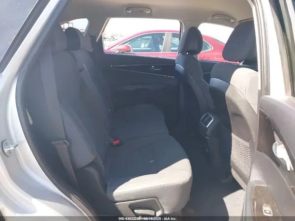 5XYPG4A35GG126272 2016 KIA SORENTO - Image 8