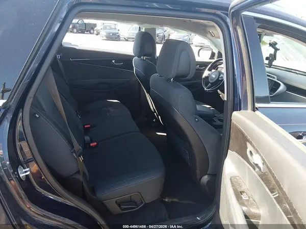 5XYPG4A35GG137711 2016 KIA SORENTO - Image 8