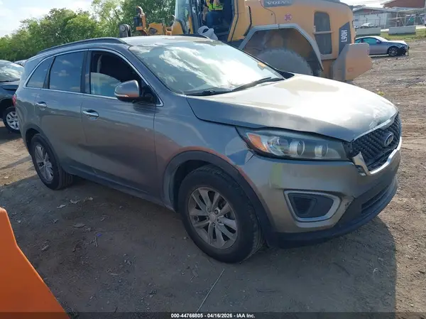 5XYPG4A35GG138938 2016 KIA SORENTO - Image 1
