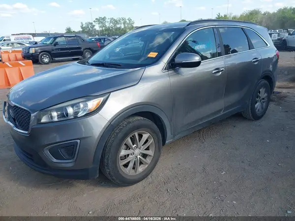 5XYPG4A35GG138938 2016 KIA SORENTO - Image 2