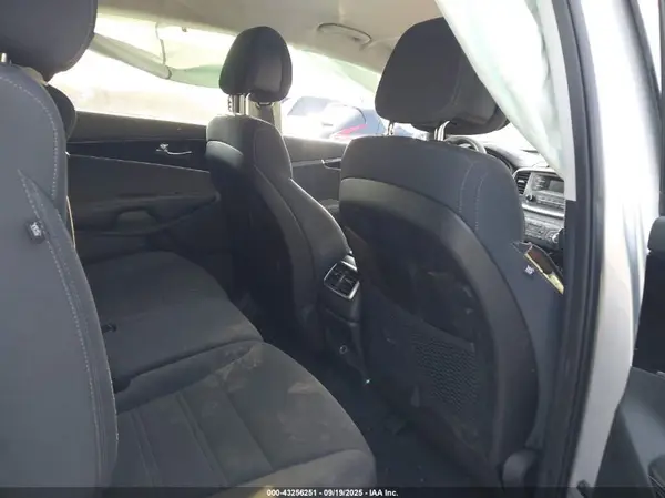 5XYPG4A35GG139331 2016 KIA SORENTO - Image 8