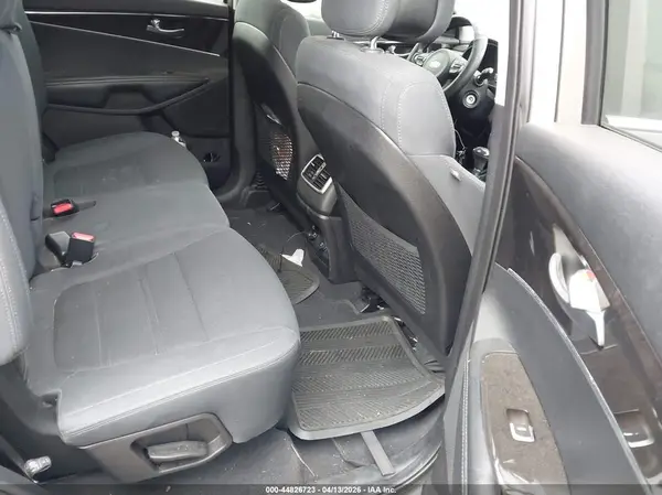 5XYPG4A35GG140379 2016 KIA SORENTO - Image 8