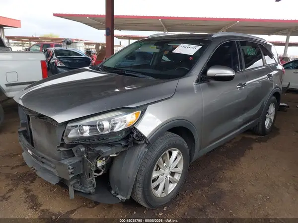 5XYPG4A35GG158008 2016 KIA SORENTO - Image 2