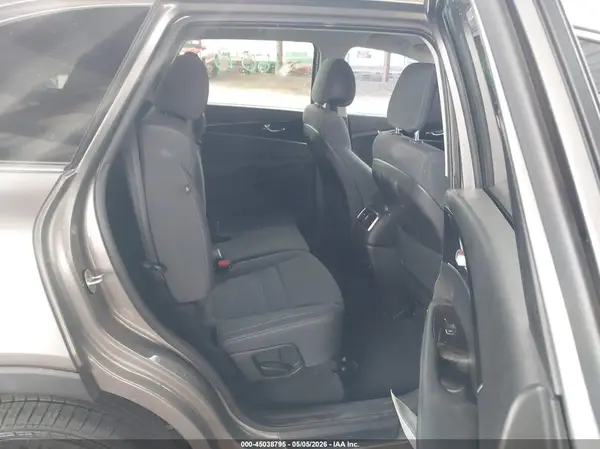 5XYPG4A35GG158008 2016 KIA SORENTO - Image 8