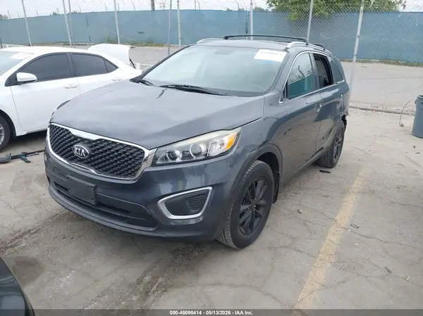 5XYPG4A35GG162415 2016 KIA SORENTO - Image 2