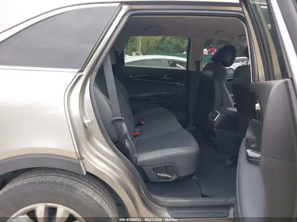5XYPG4A35GG171518 2016 KIA SORENTO - Image 8