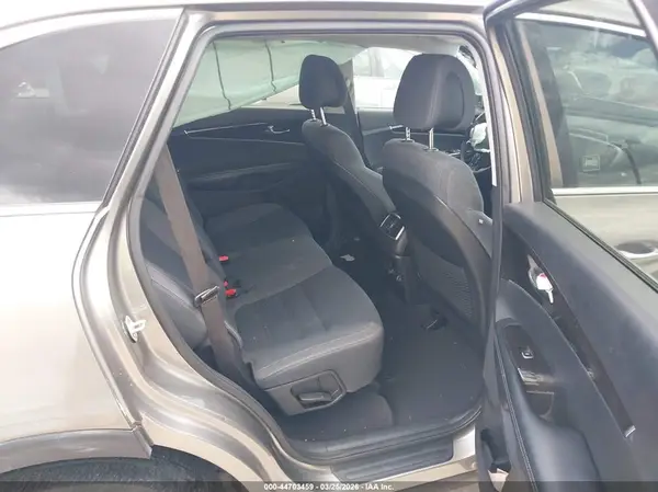 5XYPG4A35GG181031 2016 KIA SORENTO - Image 8