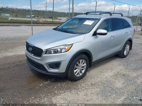 5XYPG4A35GGG04887 2016 KIA SORENTO - Image 2