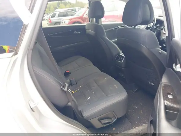 5XYPG4A35GGG04887 2016 KIA SORENTO - Image 8