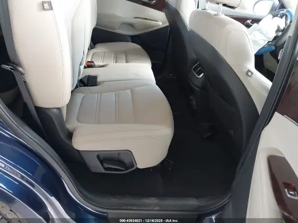 5XYPG4A35HG197215 2017 KIA SORENTO - Image 8