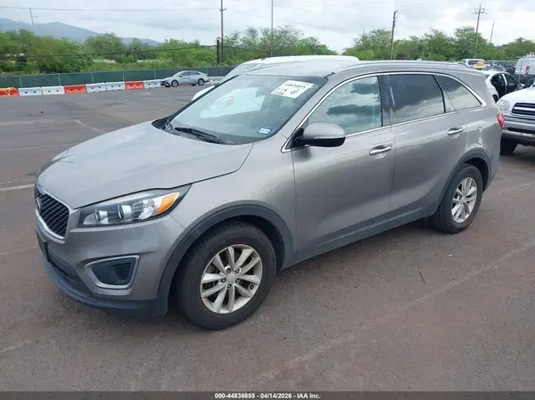 5XYPG4A35HG197490 2017 KIA SORENTO - Image 2