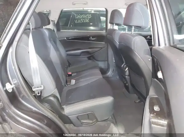 5XYPG4A35HG199076 2017 KIA SORENTO - Image 8