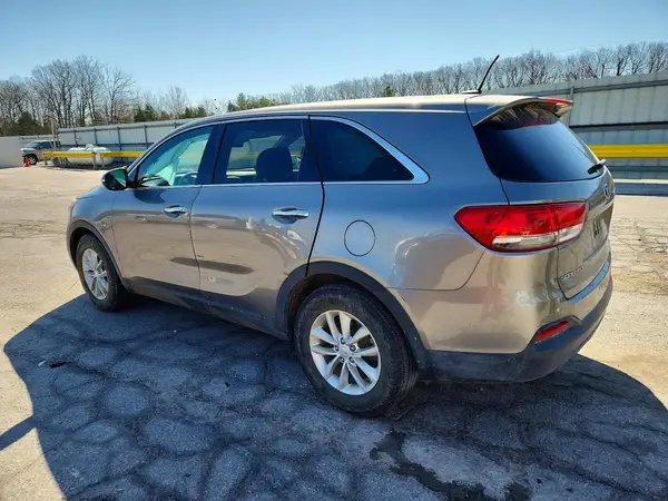 5XYPG4A35HG205281 2017 KIA SORENTO - Image 2
