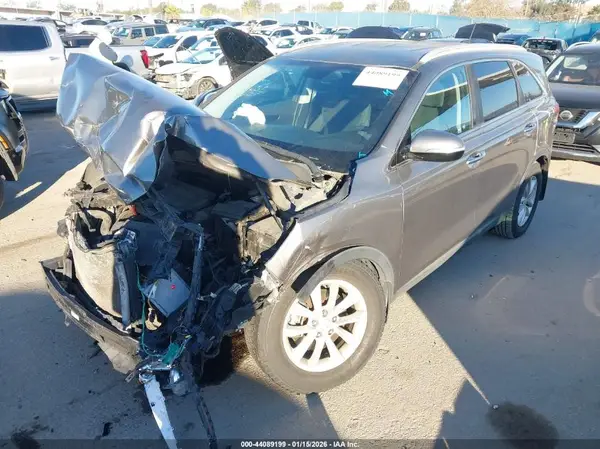 5XYPG4A35HG206611 2017 KIA SORENTO - Image 2