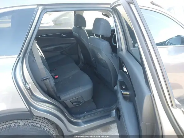 5XYPG4A35HG206611 2017 KIA SORENTO - Image 8