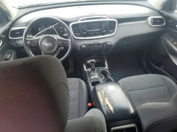 5XYPG4A35HG207984 2017 KIA SORENTO - Image 8