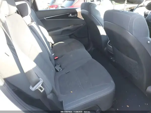 5XYPG4A35HG216247 2017 KIA SORENTO - Image 8