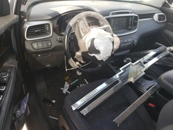 5XYPG4A35HG218449 2017 KIA SORENTO - Image 8
