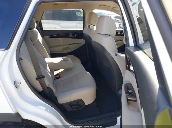 5XYPG4A35HG220315 2017 KIA SORENTO - Image 8