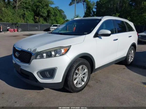 5XYPG4A35HG233050 2017 KIA SORENTO - Image 2