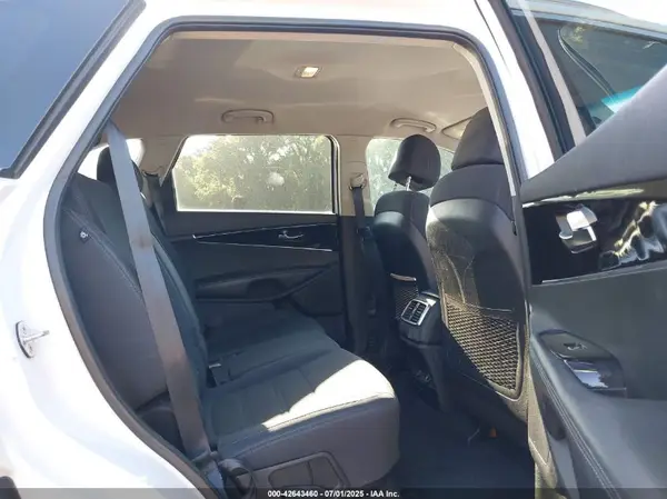 5XYPG4A35HG233050 2017 KIA SORENTO - Image 8